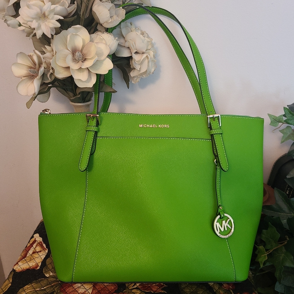 💚 SOLD SOLD SOLD  Incredible Michael Kors tote